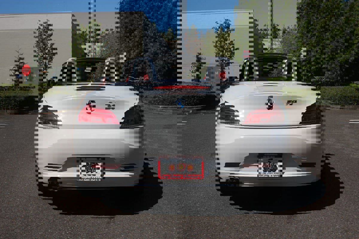 Used 2011 BMW Z4 sDrive30i image 15