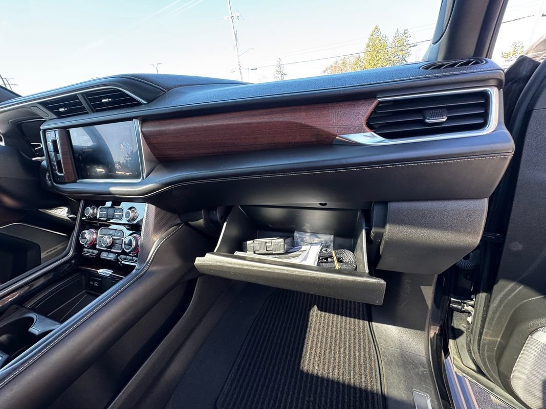 Used 2023 GMC Yukon Denali Ultimate image 38