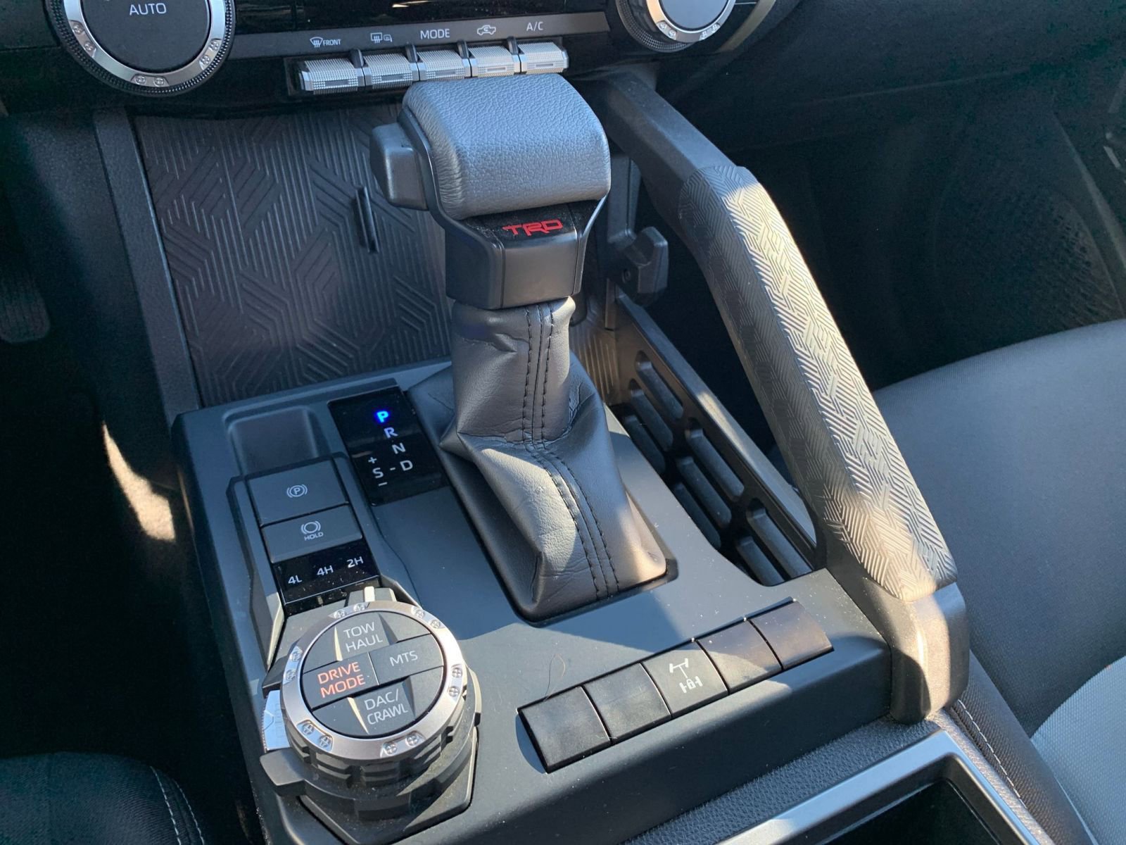 Used 2025 Toyota Tacoma TRD Off-Road image 40