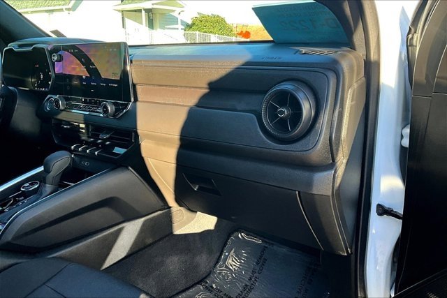 Used 2024 Chevrolet Colorado Trail Boss w/ Safety Package image 25