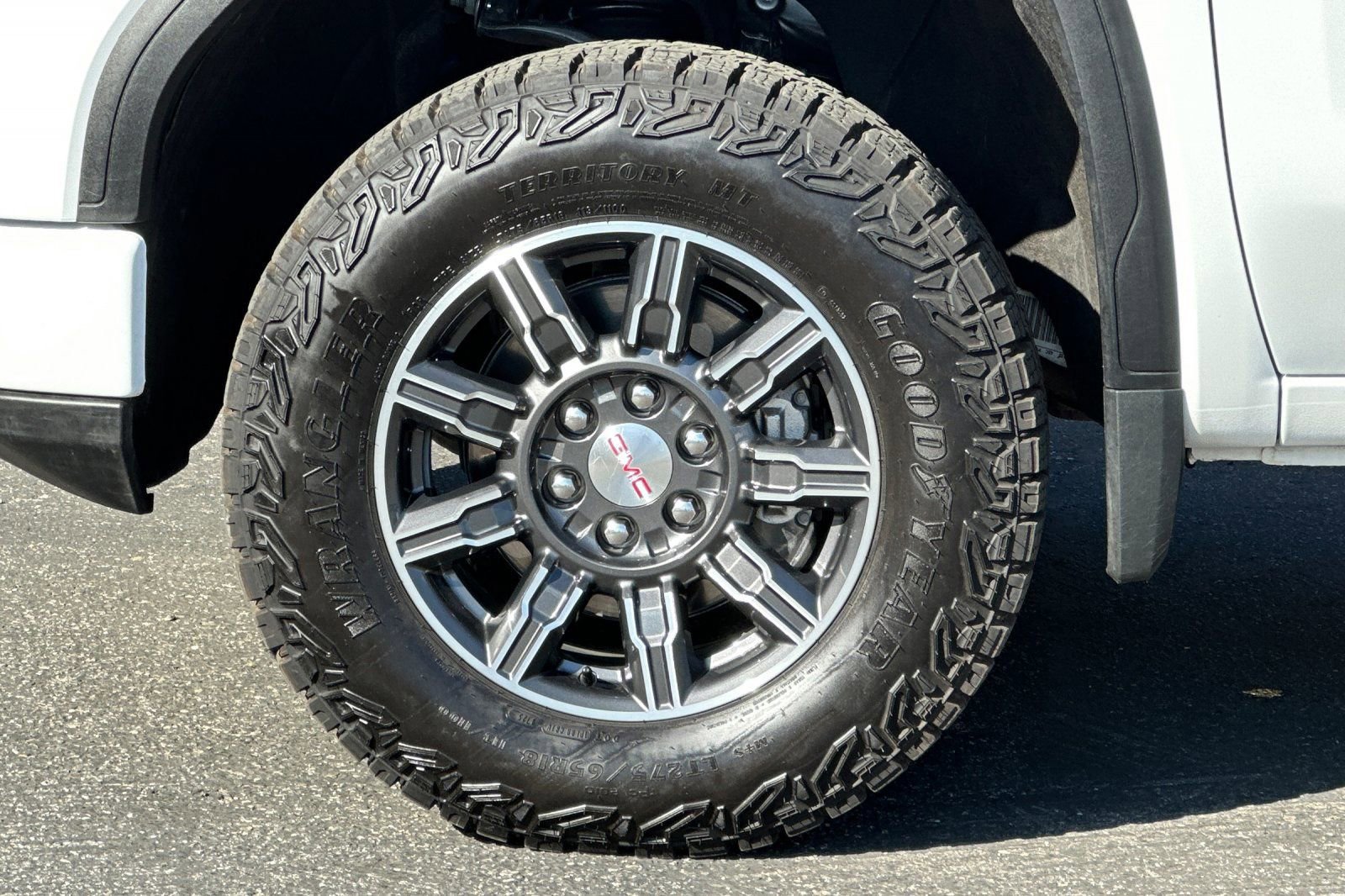 Certified 2025 GMC Sierra 1500 AT4 image 26