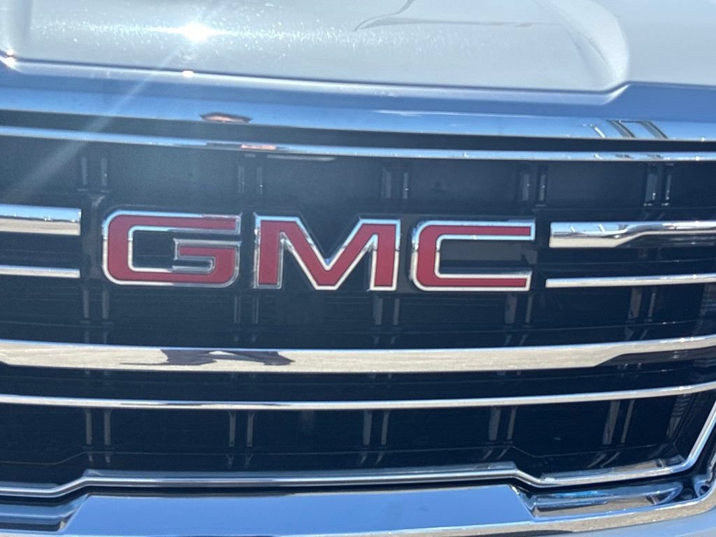 Used 2024 GMC Yukon SLT RWD image 4