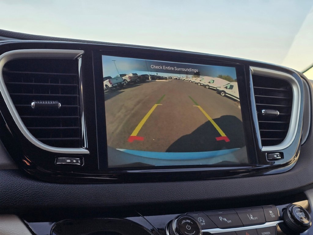 Used 2024 Chrysler Pacifica Touring-L FWD image 20