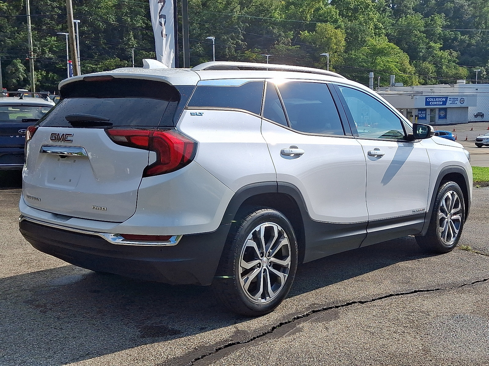 Used 2020 GMC Terrain SLT w/ Preferred Package AWD/4WD image 6
