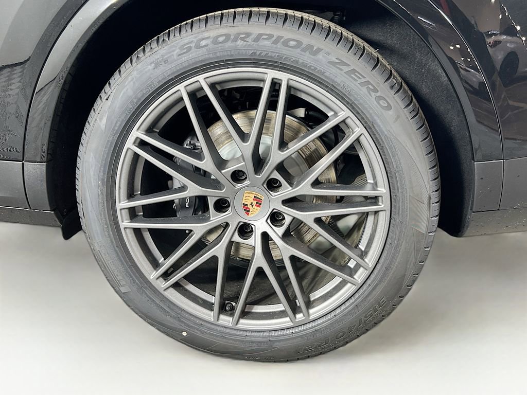 New 2026 Porsche Cayenne image 33