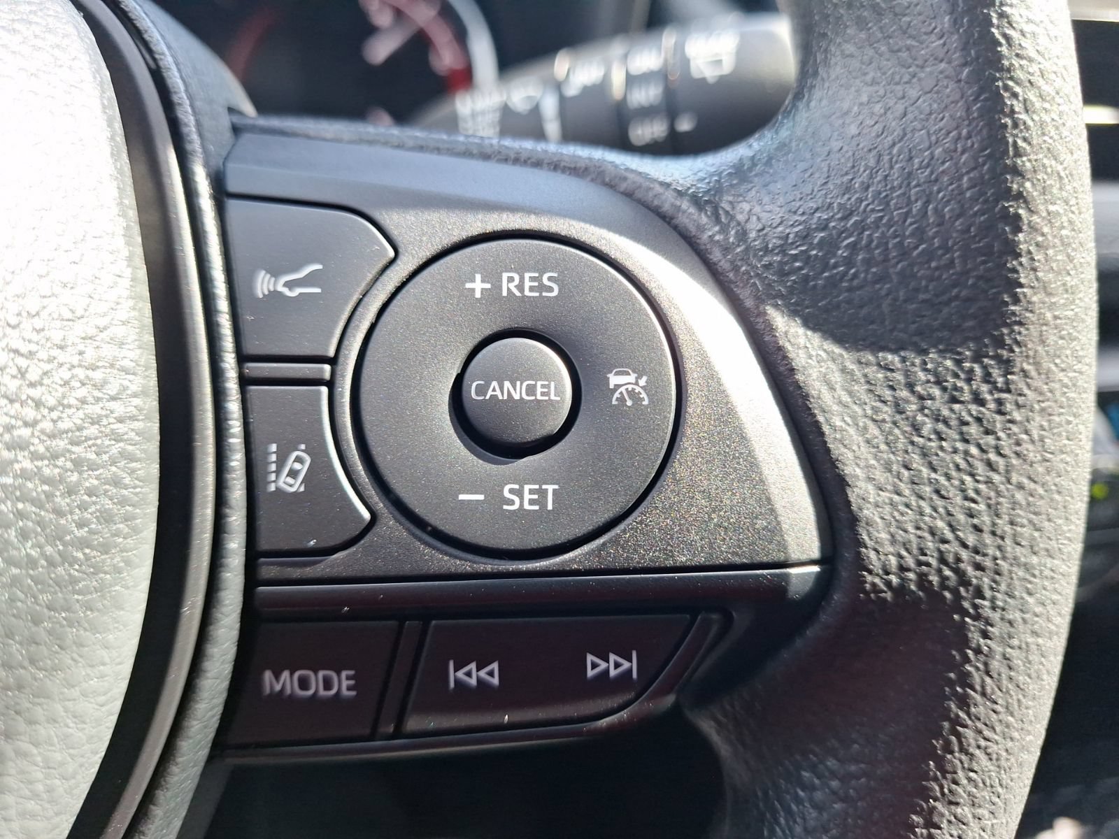Used 2024 Toyota RAV4 XLE w/ Convenience Package FWD image 20