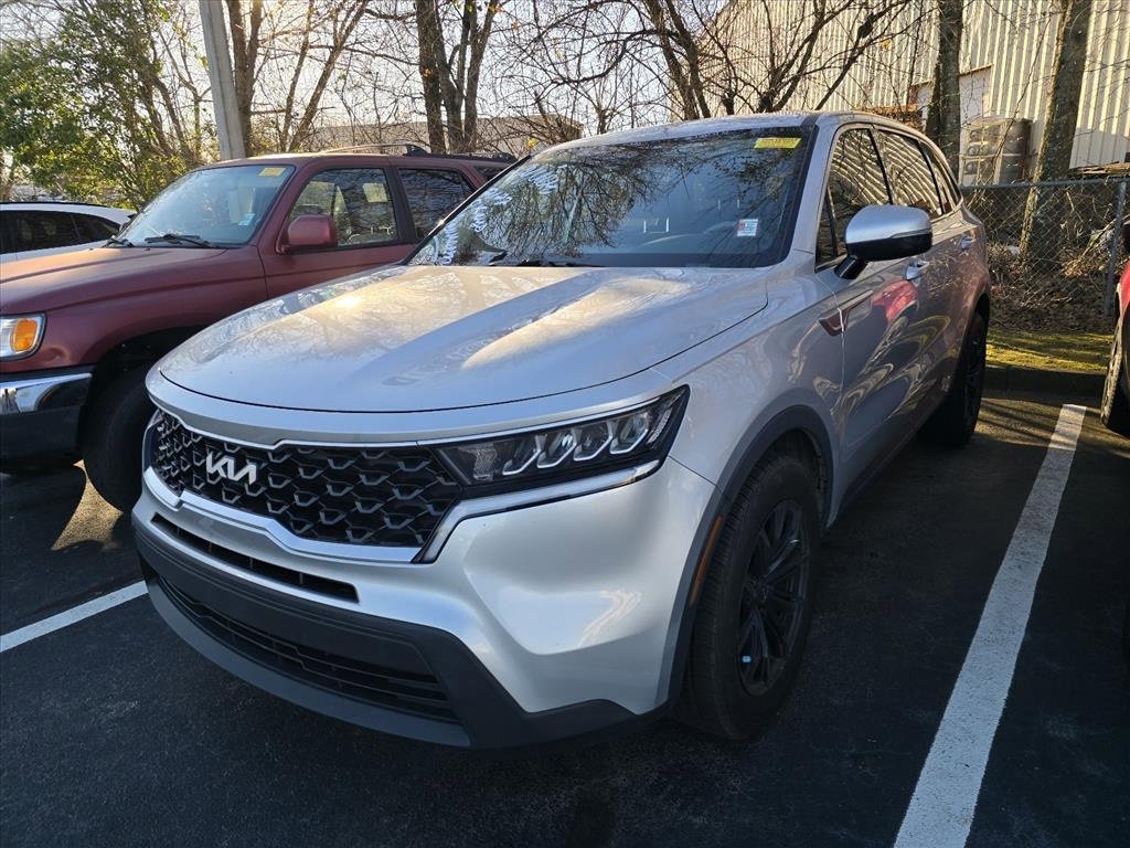 Used 2022 Kia Sorento LX image 3