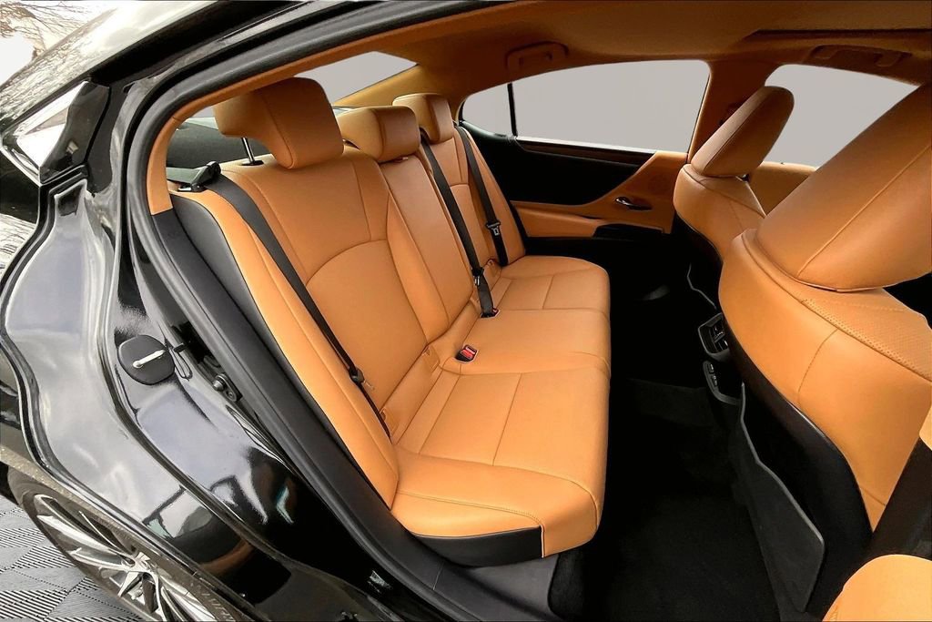 Used 2024 Lexus ES 350 w/ Premium Package image 19