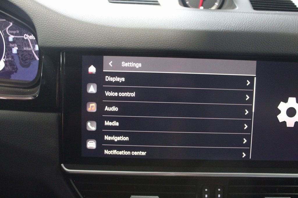 Used 2023 Porsche Cayenne S Platinum w/ Premium Package Plus image 30