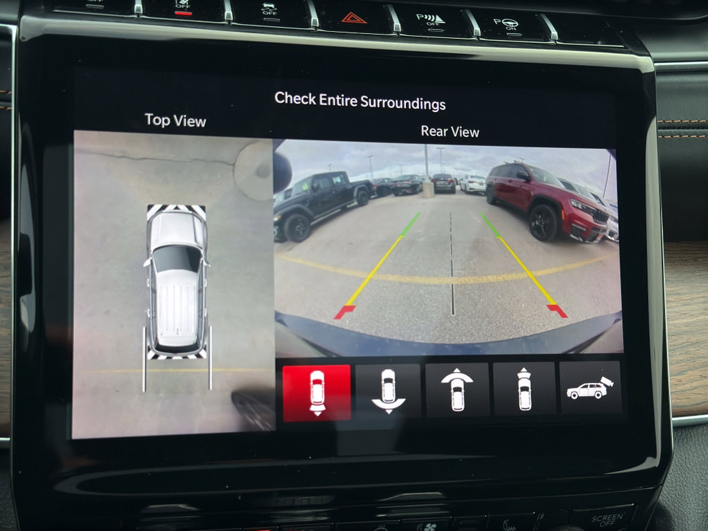 Used 2022 Jeep Grand Cherokee L Summit w/ Advanced Protech Group IV AWD/4WD image 19