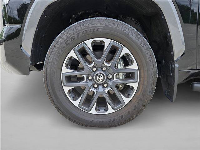 Used 2025 Toyota Tundra Limited AWD/4WD image 23