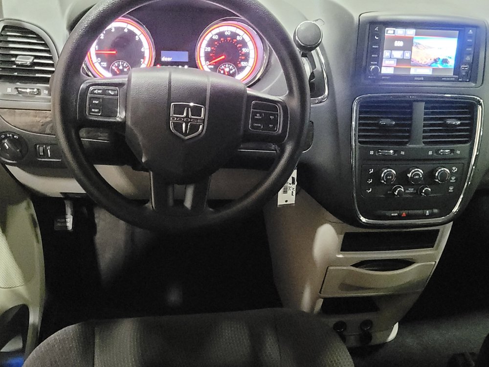 Used 2018 Dodge Grand Caravan SE w/ UConnect Hands-Free Group FWD image 22