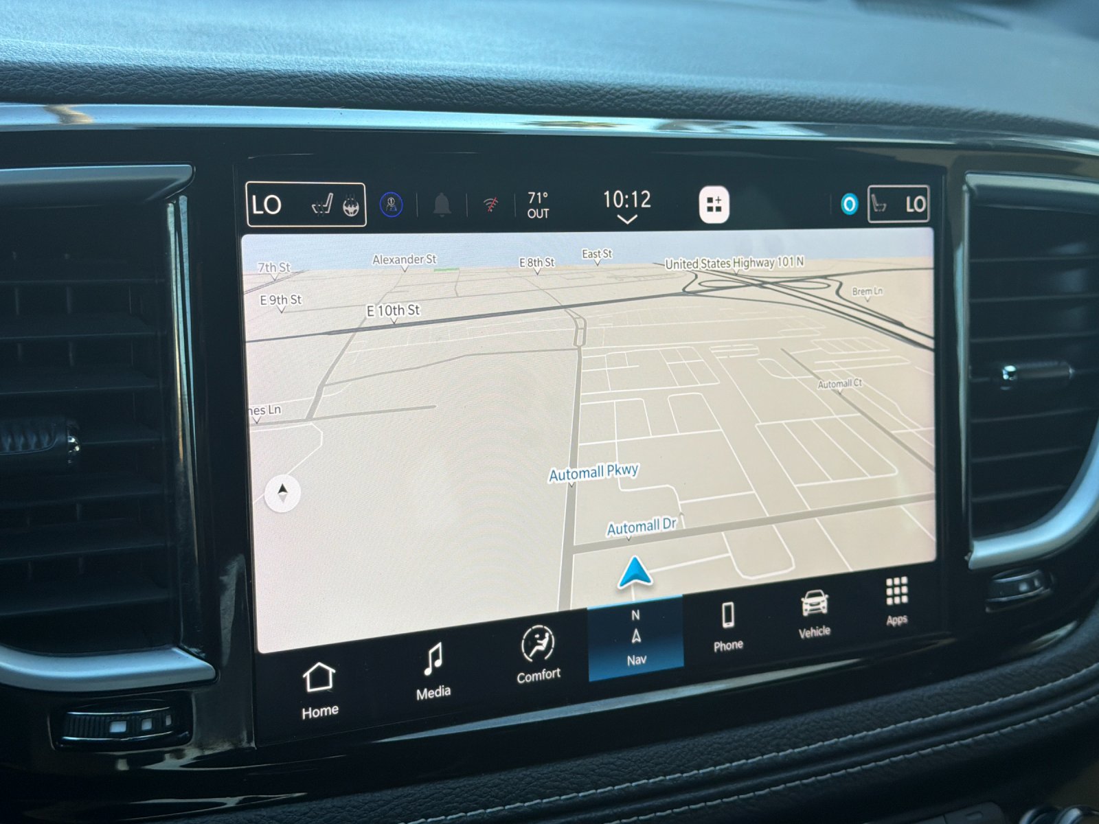 Used 2026 Chrysler Pacifica Limited FWD image 34