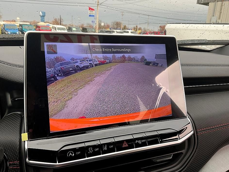 New 2026 Jeep Compass Trailhawk w/ Sun, Sound & Navigation Group image 21