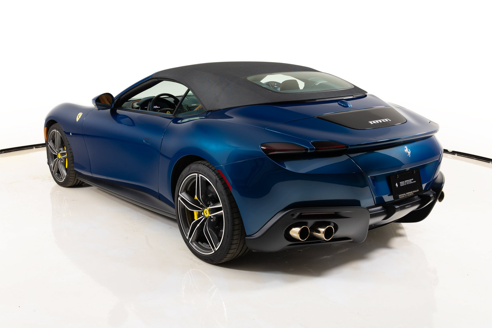 Certified 2025 Ferrari Roma Spider RWD image 25