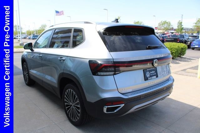 Used 2025 Volkswagen Taos SE w/ Panoramic Sunroof Package FWD image 4