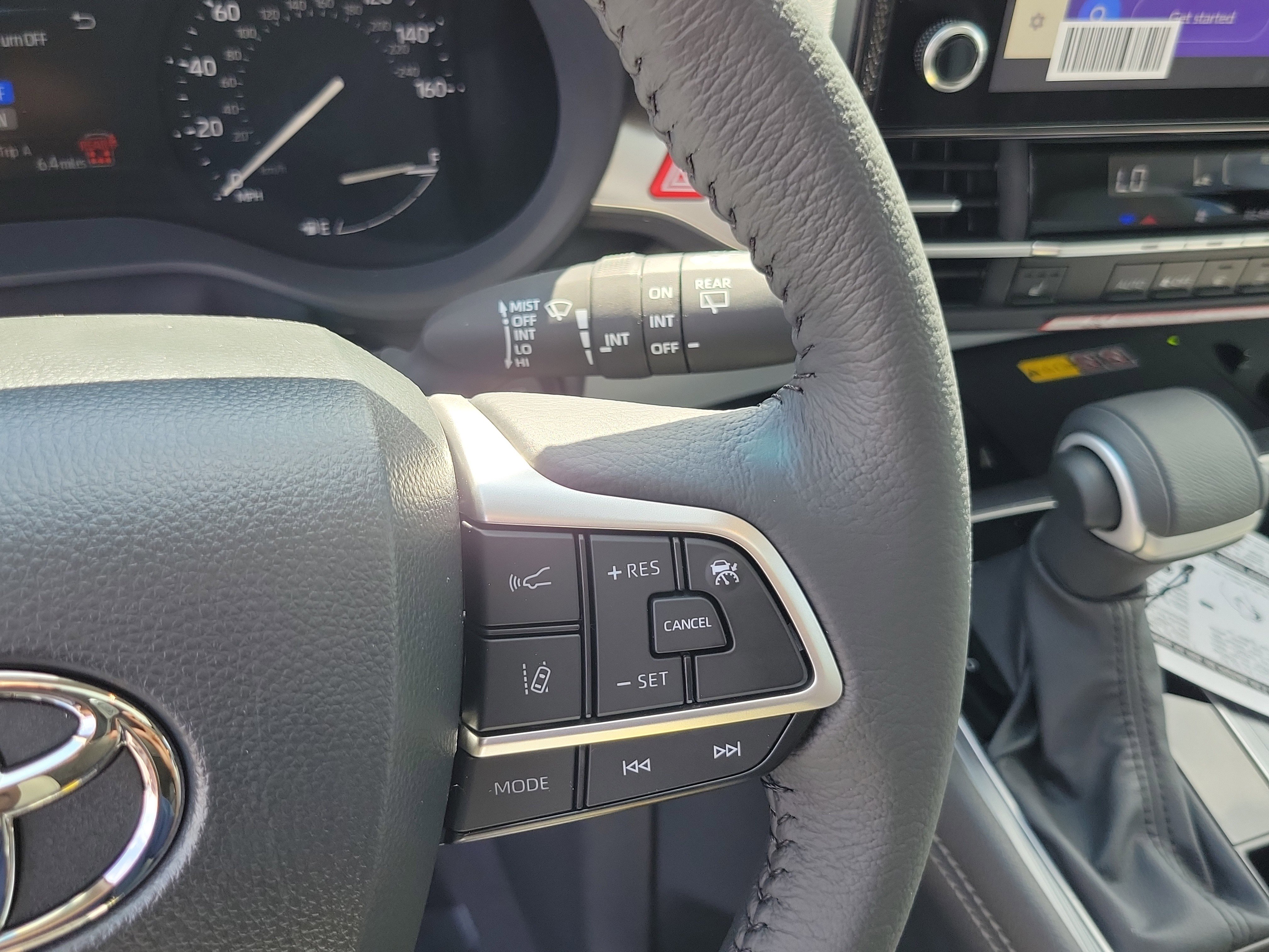 New 2026 Toyota Sienna XLE image 28