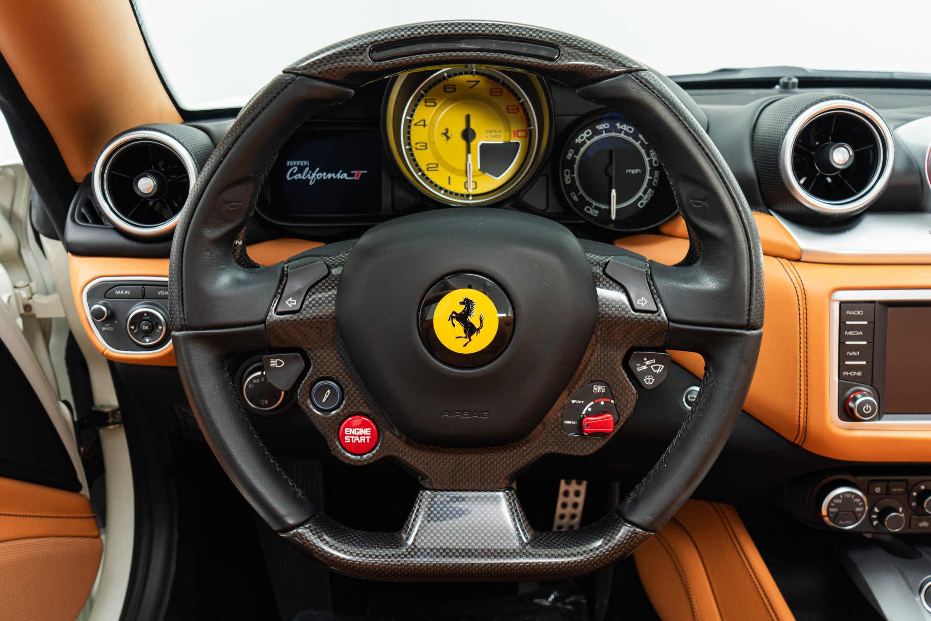 Used 2015 Ferrari California T image 15