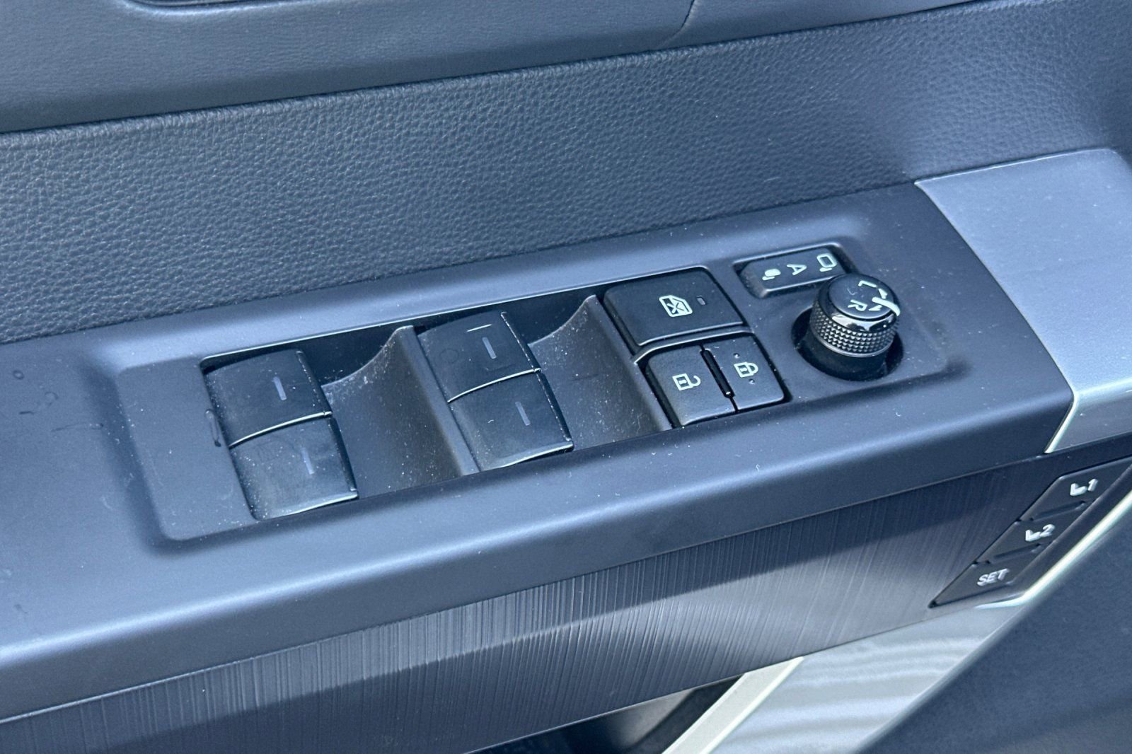 Used 2024 Toyota Sequoia Platinum image 12