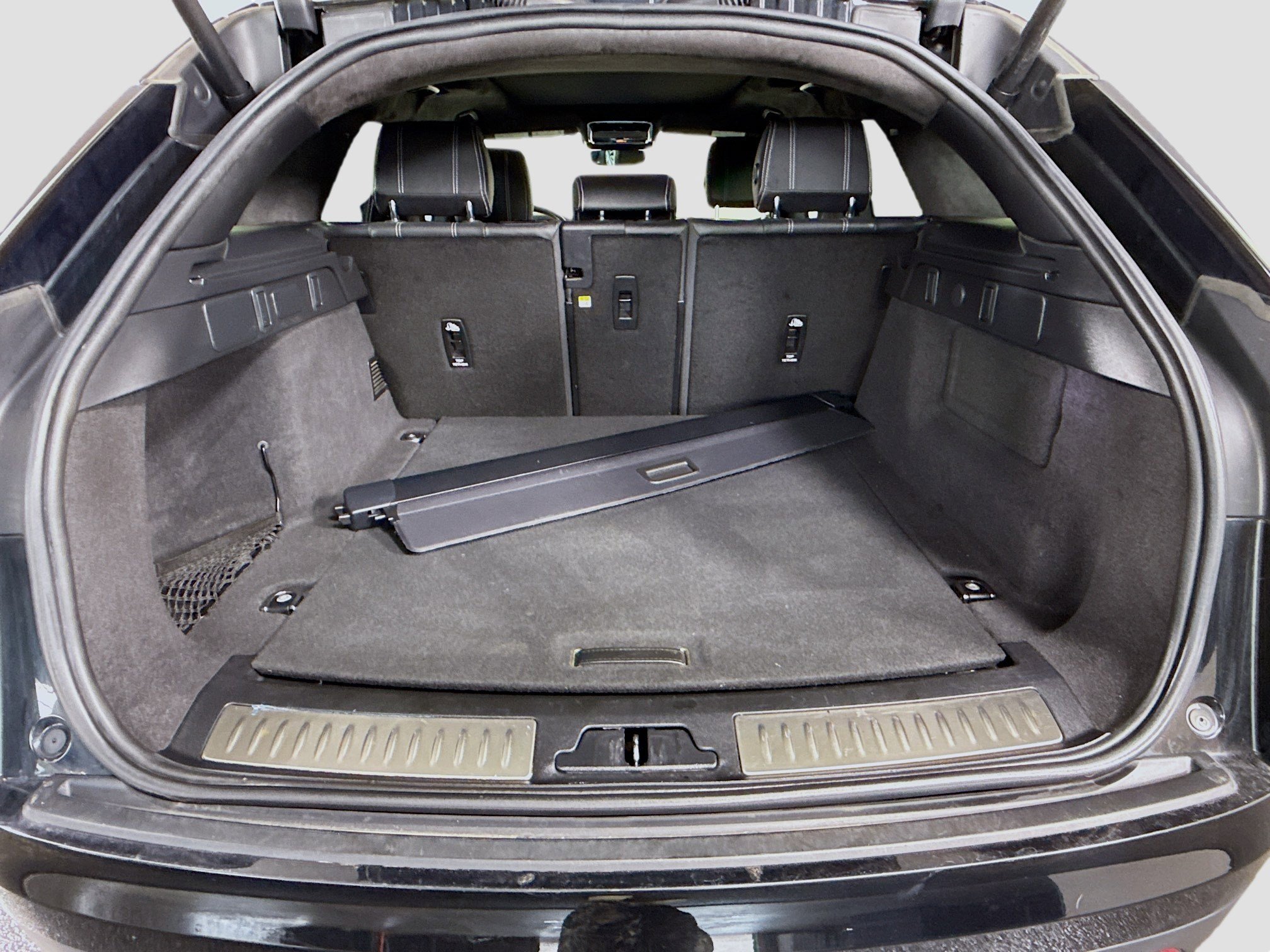 Used 2022 Land Rover Range Rover Velar S image 35