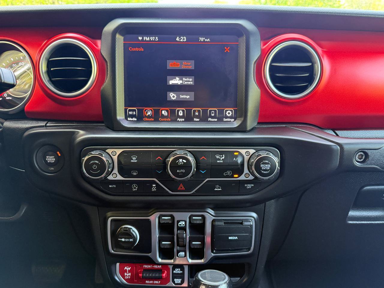 Used 2020 Jeep Gladiator Rubicon AWD/4WD image 22