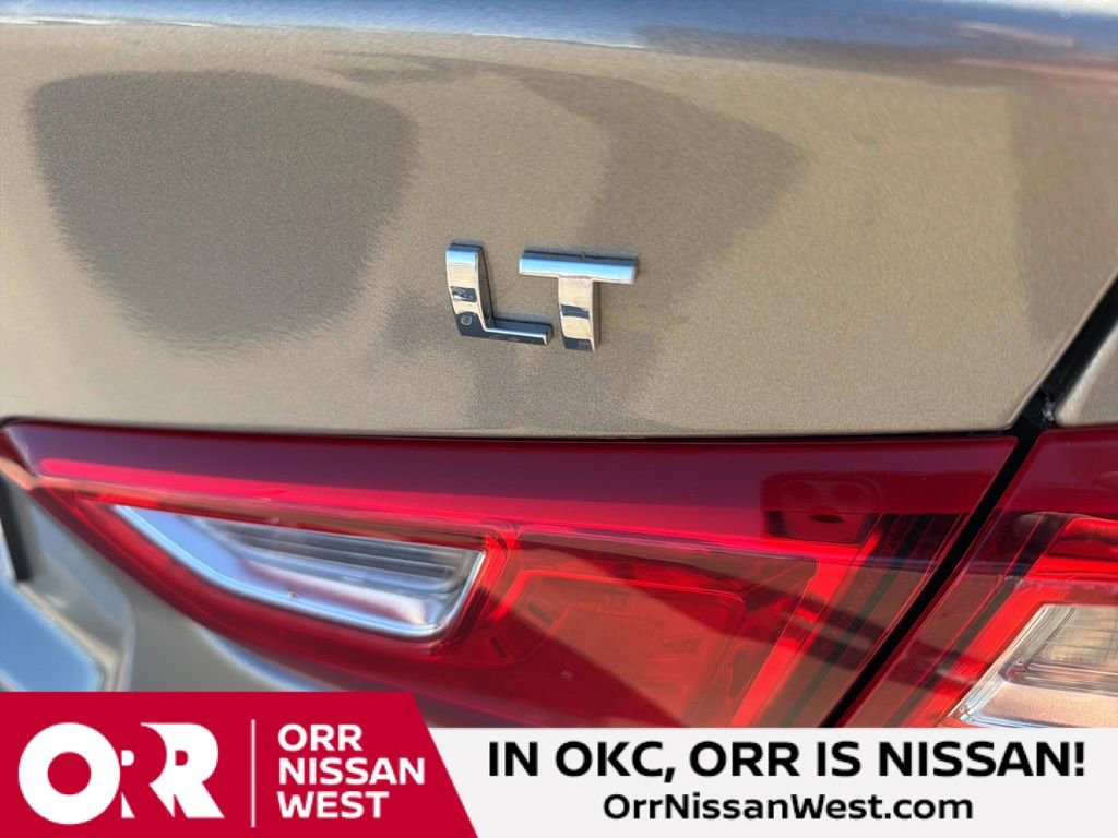 Used 2025 Chevrolet Malibu LT FWD image 11