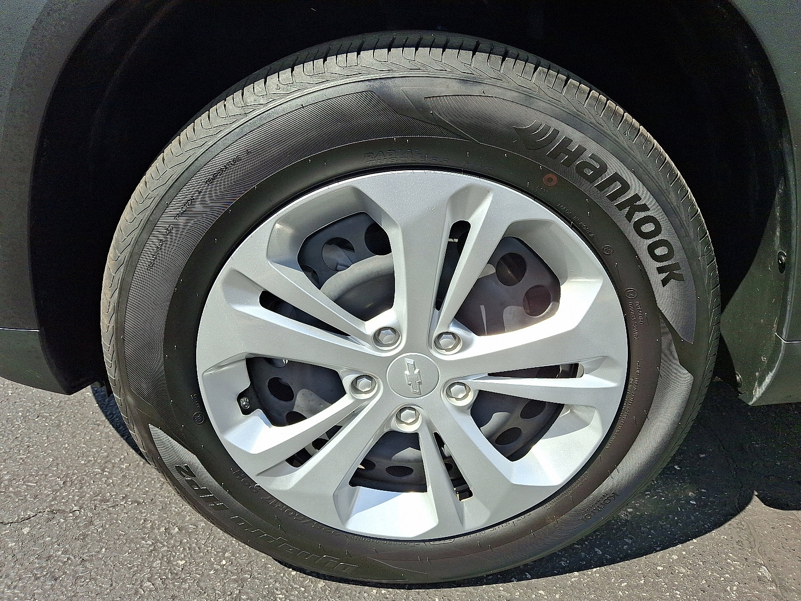 Used 2025 Chevrolet Trax LS image 9