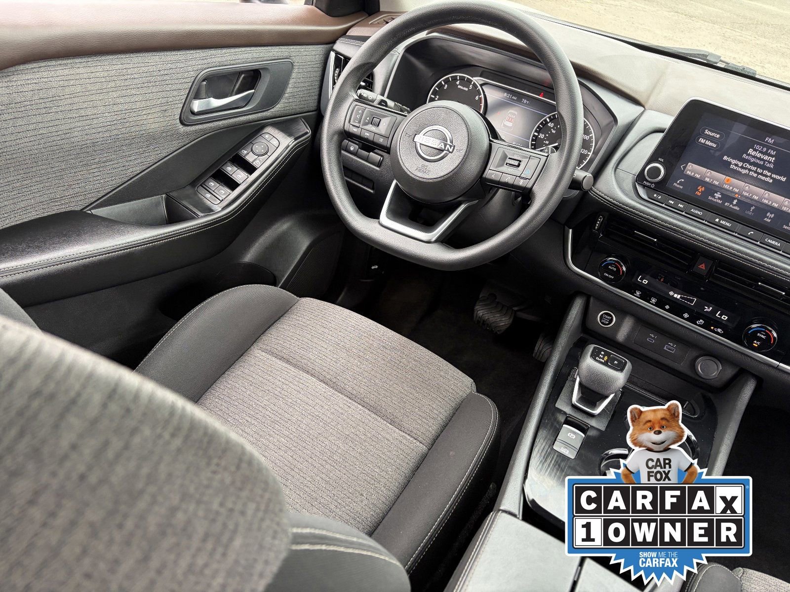 Used 2023 Nissan Rogue SV image 15