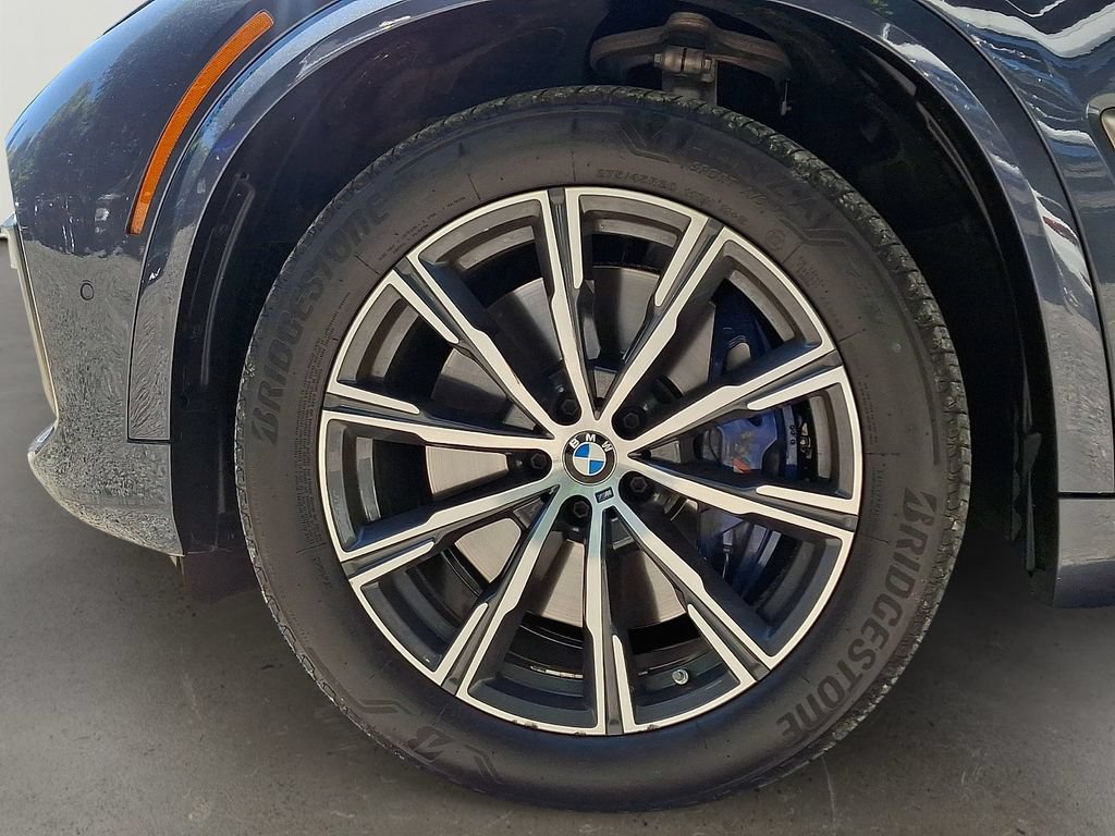 Used 2022 BMW X5 M50i AWD/4WD image 7