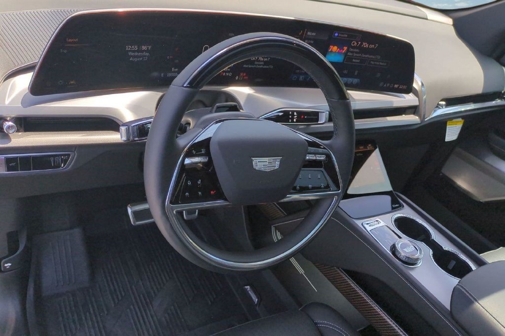 Certified 2026 Cadillac Vistiq Premium Luxury w/ LPO, Floor Liner Package AWD/4WD image 26