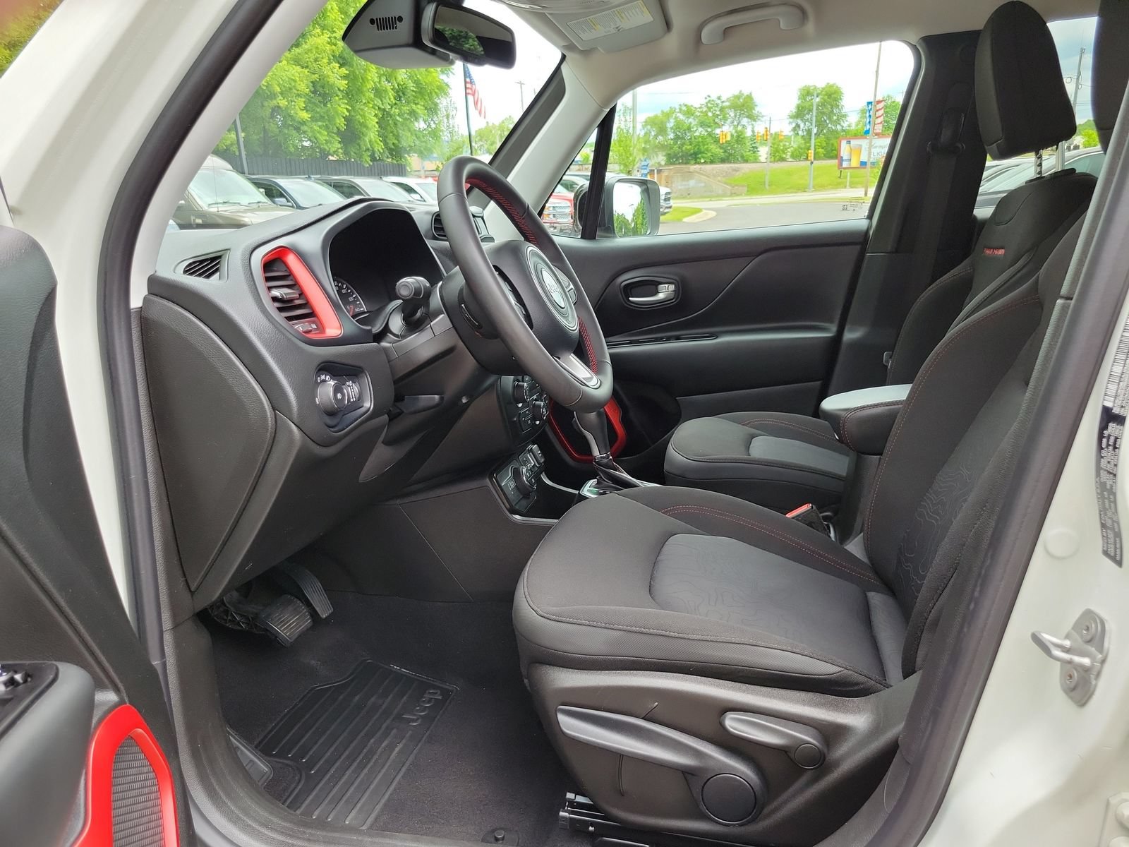 Used 2023 Jeep Renegade Trailhawk w/ Trailer Tow Group AWD/4WD image 9
