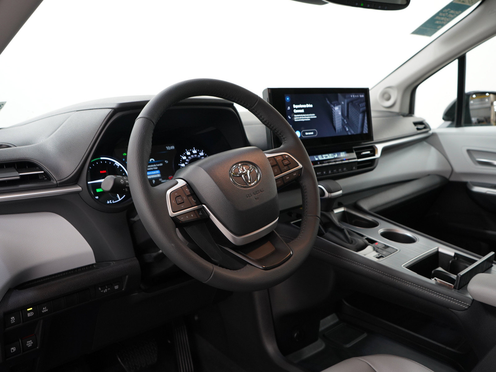 Used 2025 Toyota Sienna XLE w/ XLE Plus Package AWD/4WD image 25