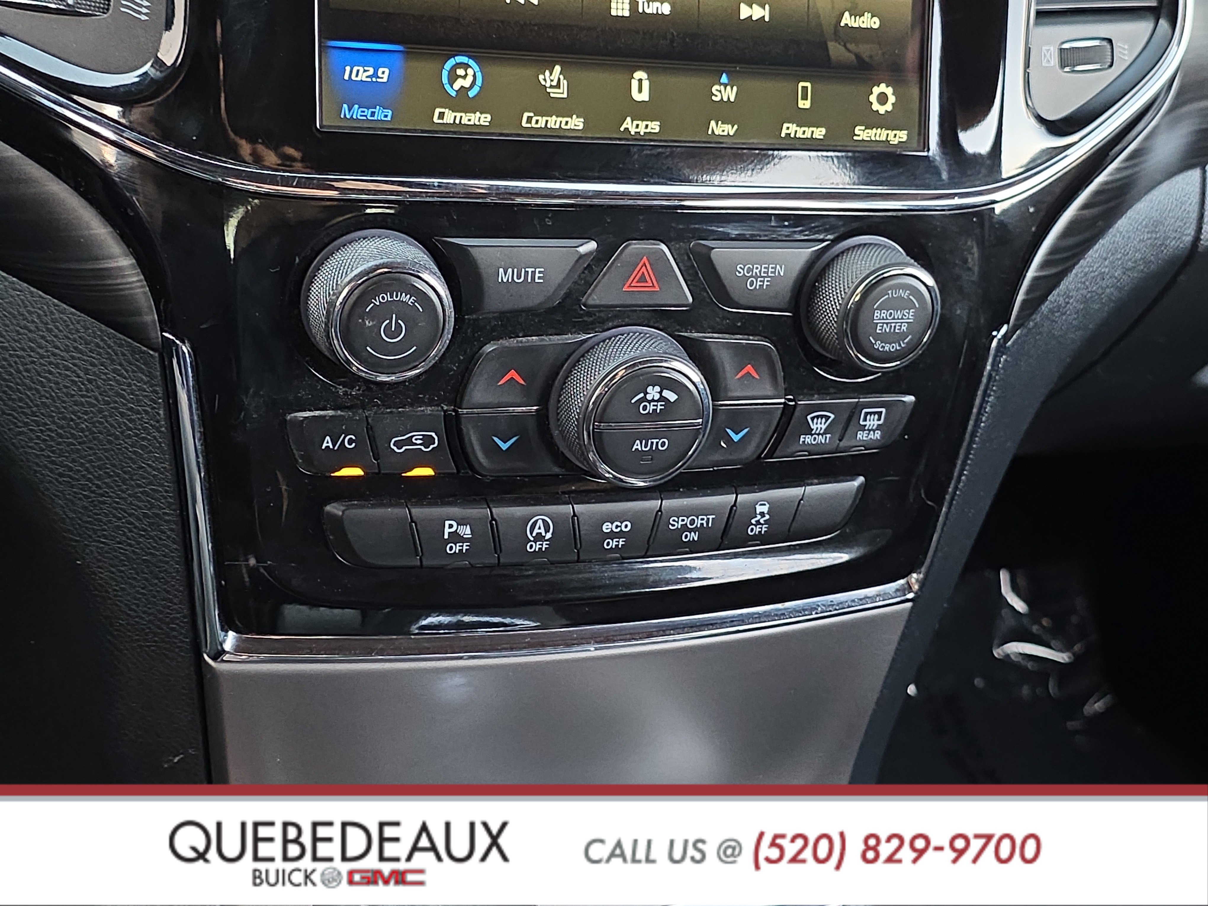 Used 2020 Jeep Grand Cherokee Laredo w/ Laredo X Package RWD image 18