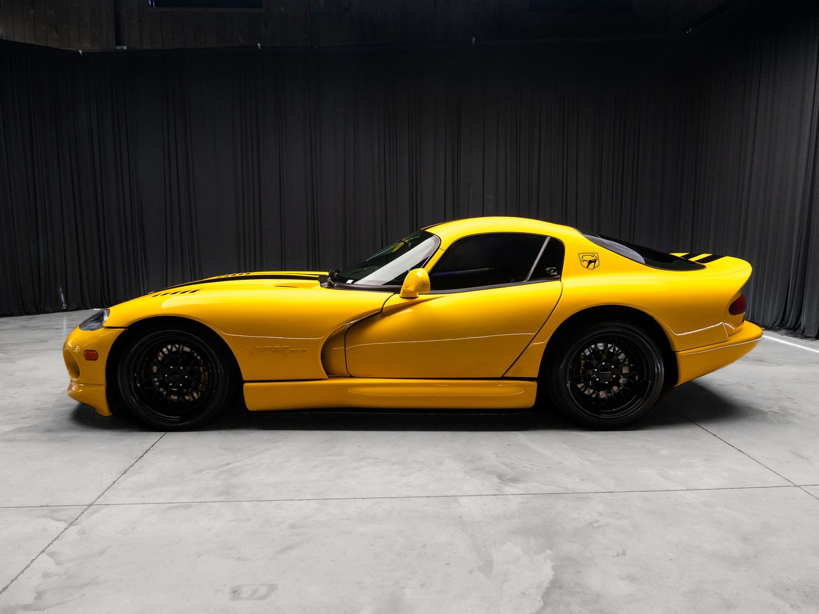 Used 2001 Dodge Viper GTS RWD image 13