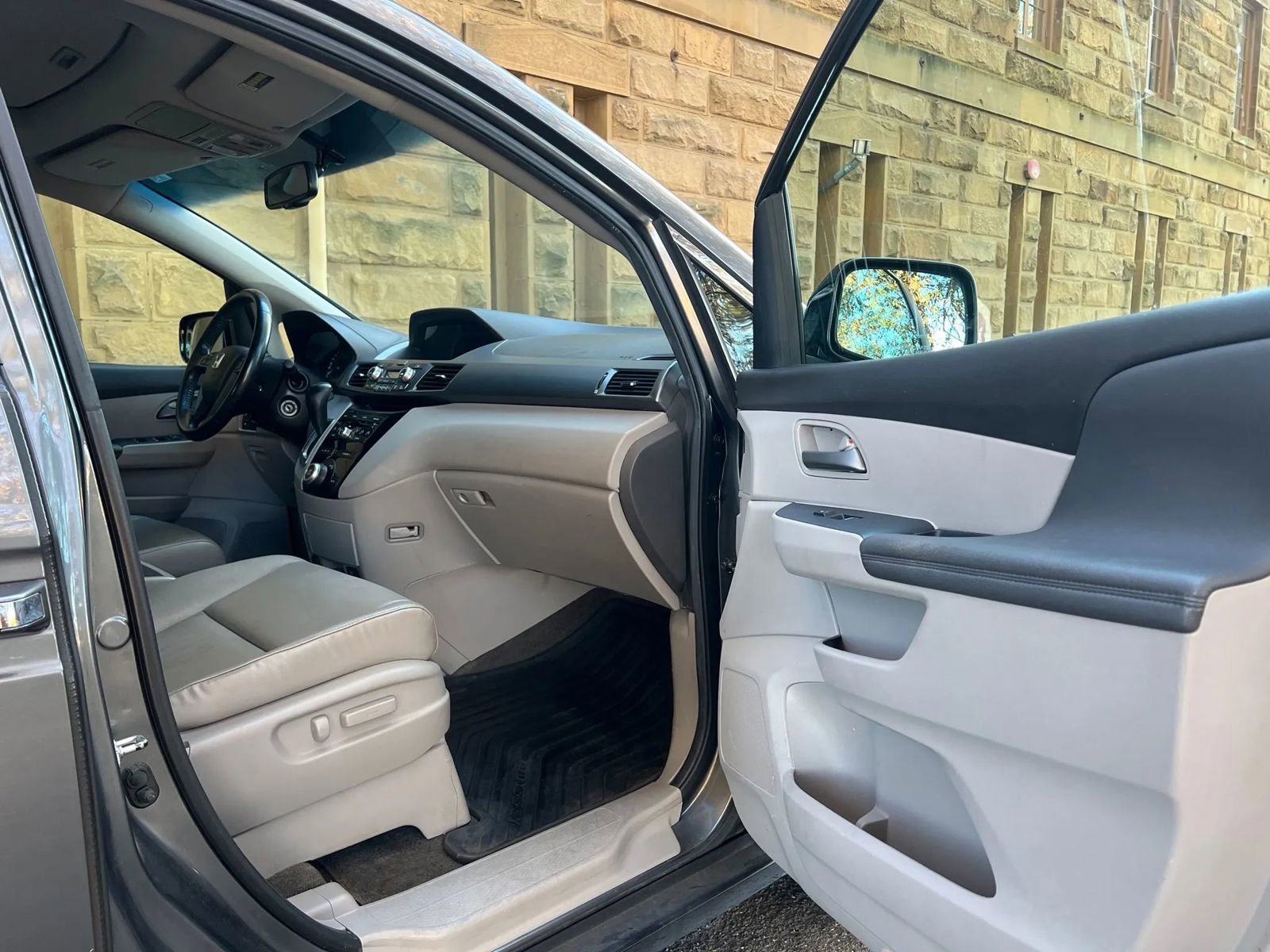 Used 2012 Honda Odyssey EX-L image 26