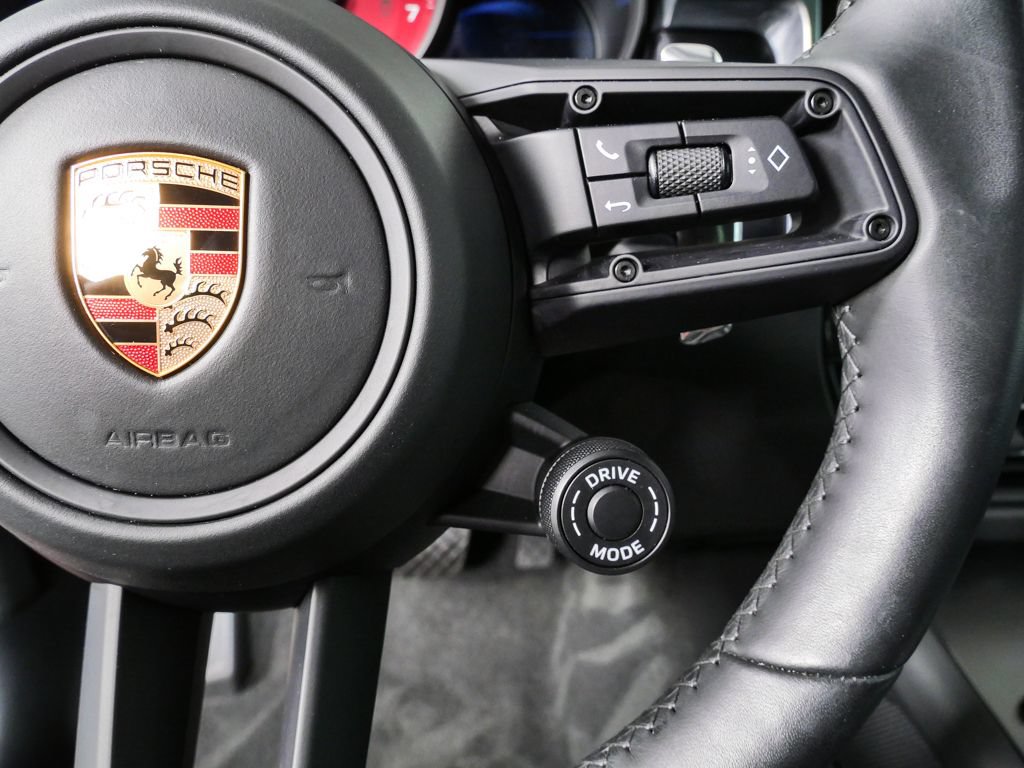 Used 2022 Porsche Macan GTS AWD/4WD image 11