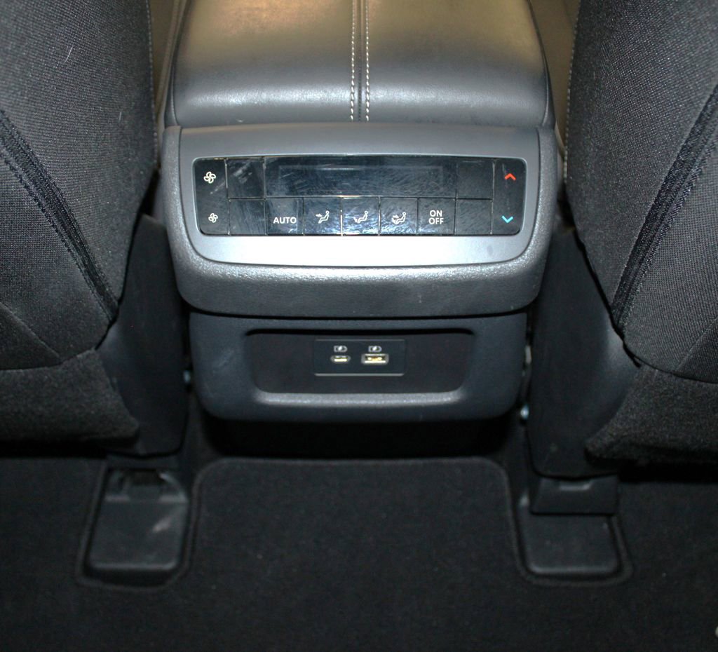 Used 2025 Nissan Pathfinder SV AWD/4WD image 37