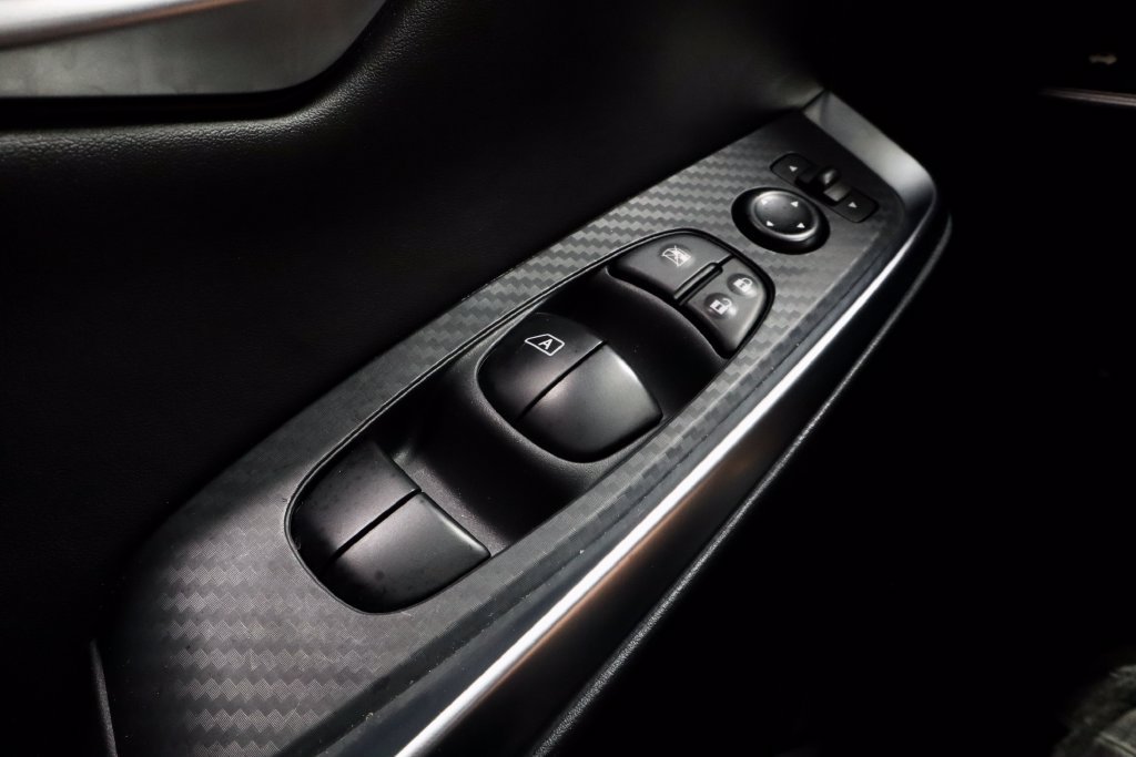 Certified 2025 Nissan Sentra SR w/ SR Premium Package FWD image 25