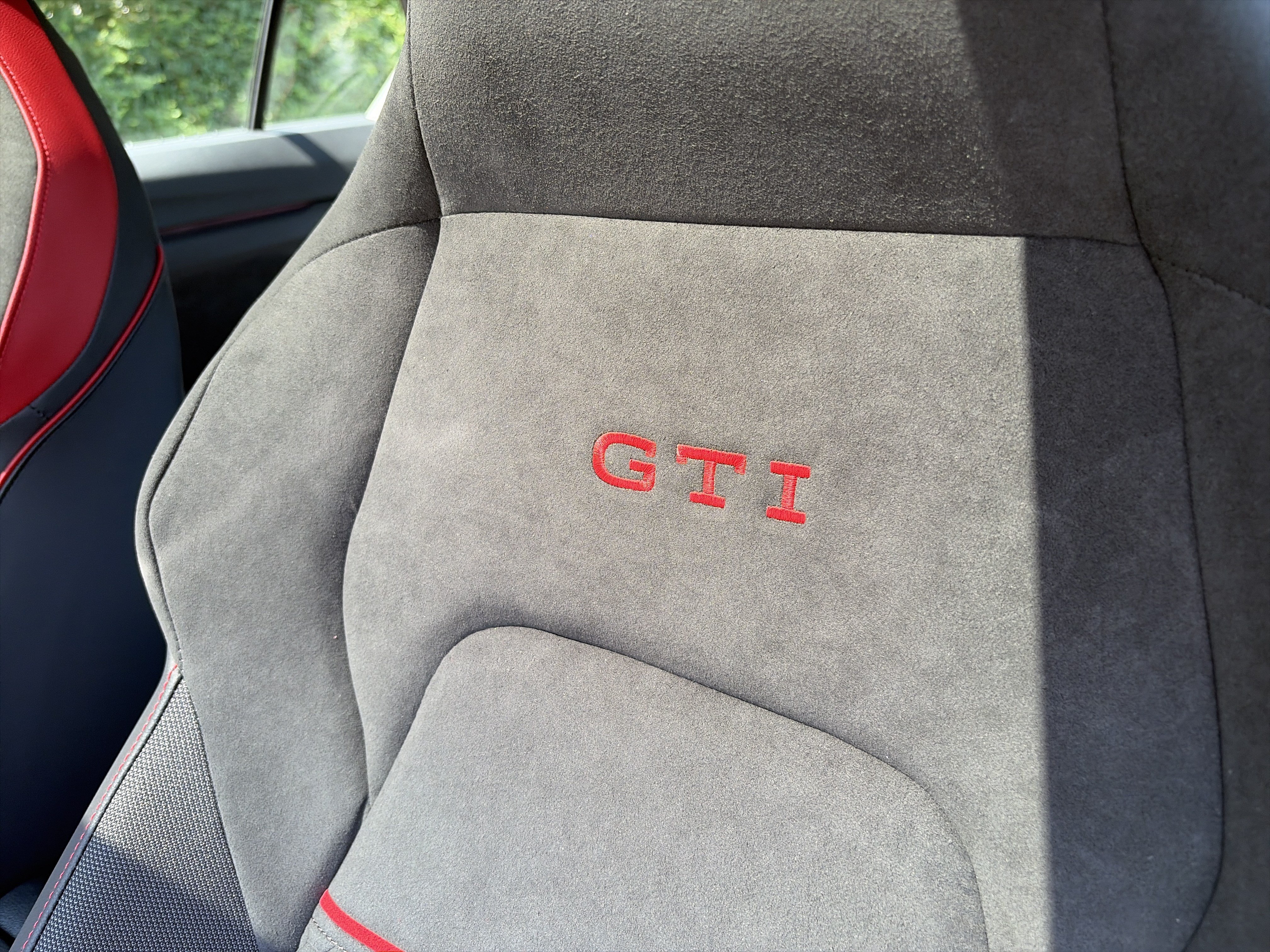 Used 2026 Volkswagen GTI SE FWD image 13
