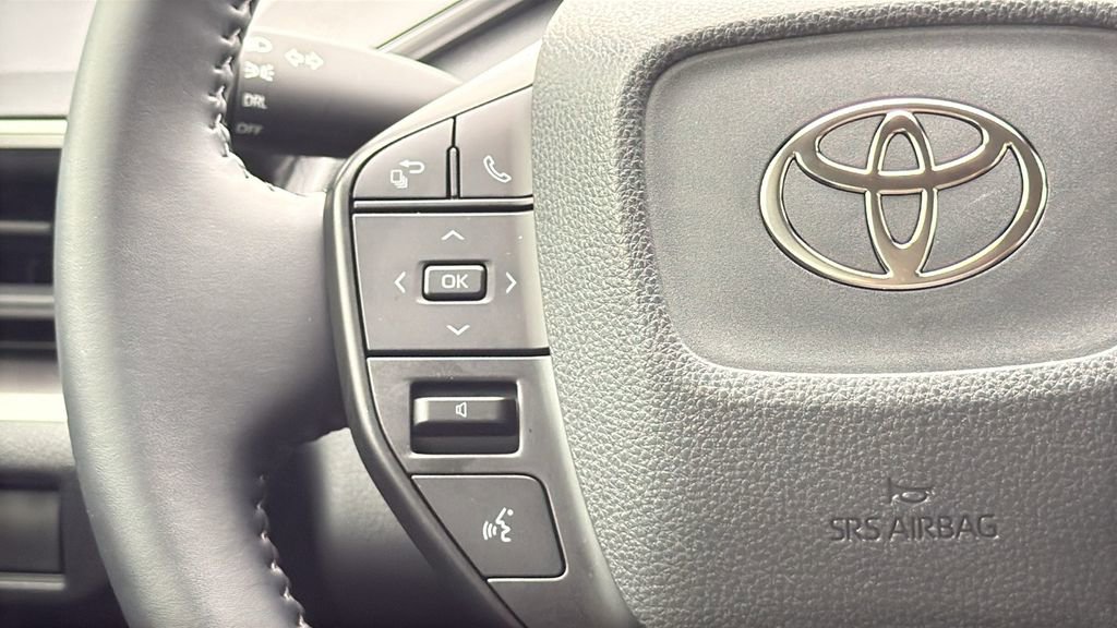 Certified 2026 Toyota Prius LE FWD image 21