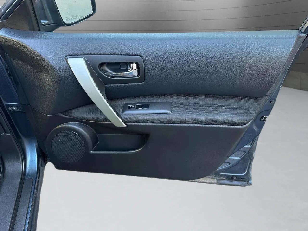 Used 2015 Nissan Rogue S w/ Convenience Package image 34