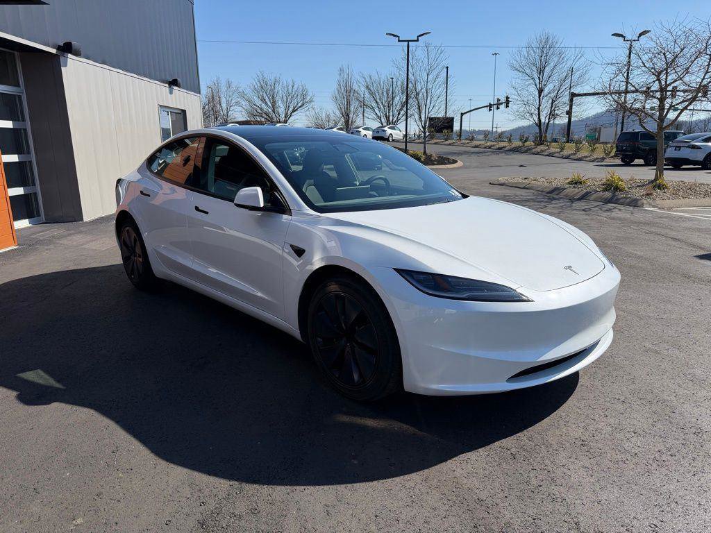 Used 2026 Tesla Model 3 image 3