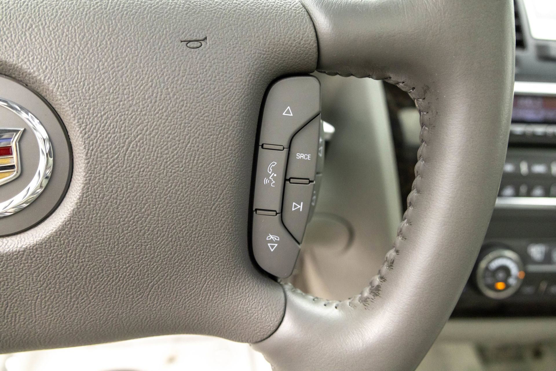 Used 2011 Cadillac DTS Luxury image 22