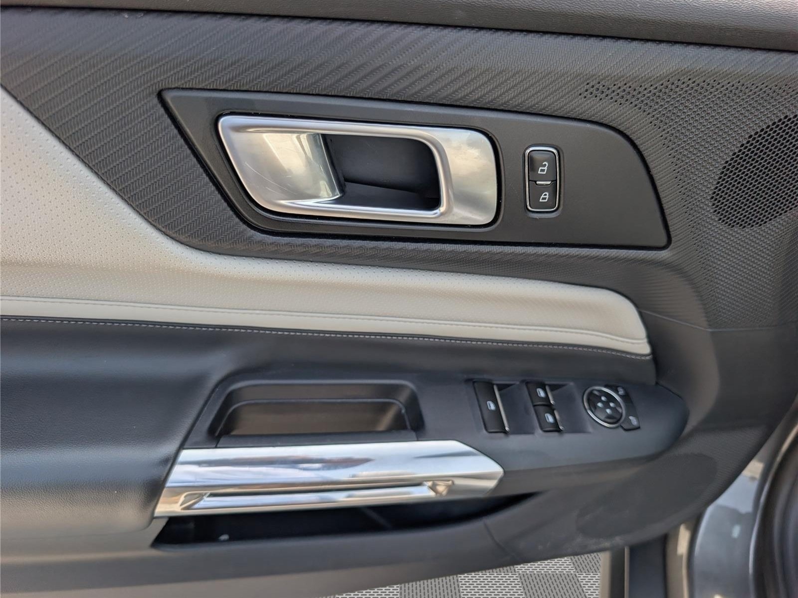 Used 2024 Ford Mustang Premium RWD image 17