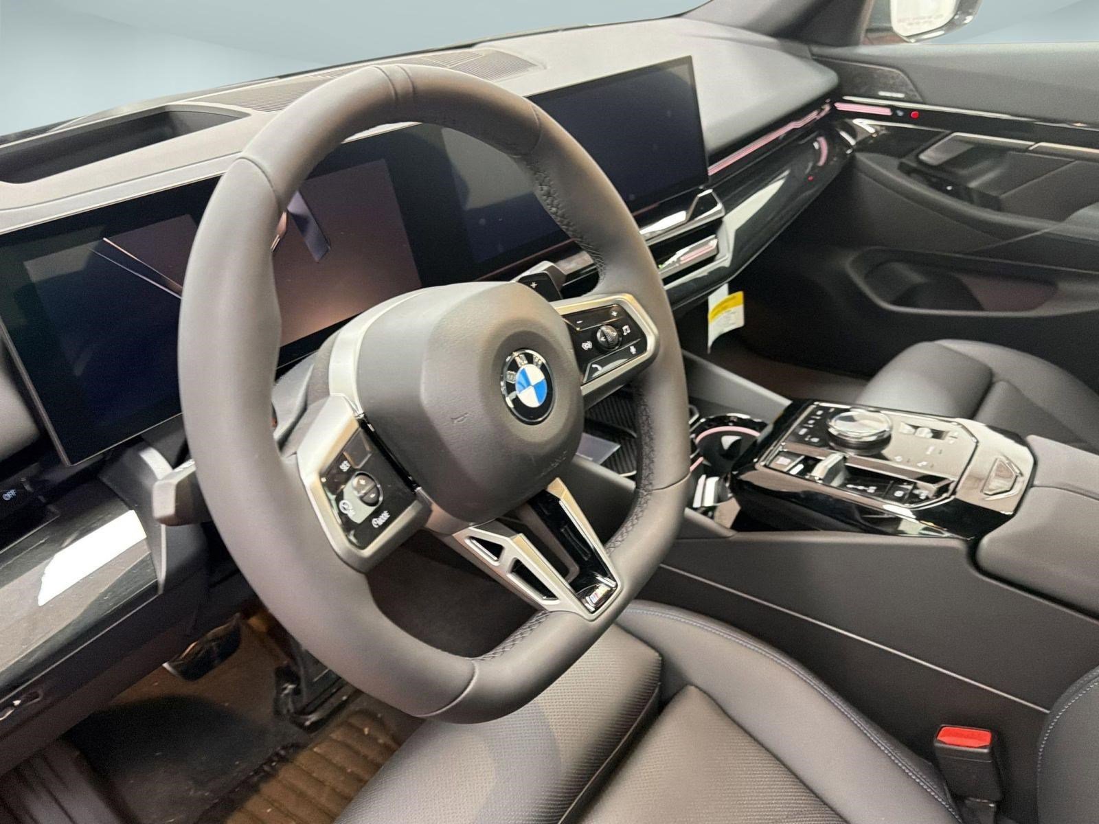 New 2026 BMW 530i xDrive w/ M Sport Package AWD/4WD image 4