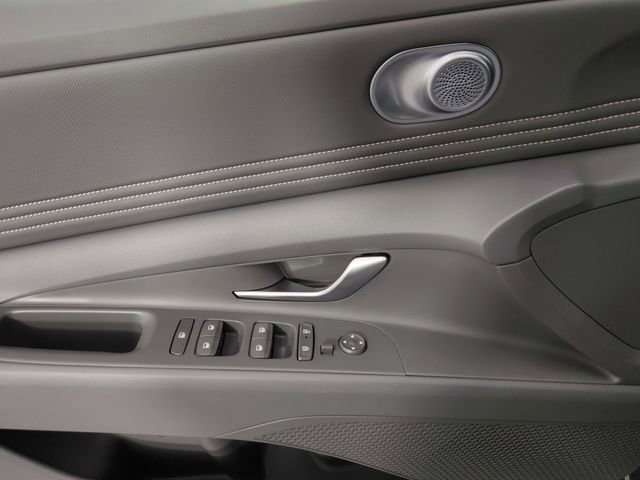 Certified 2025 Hyundai Elantra SEL FWD image 9