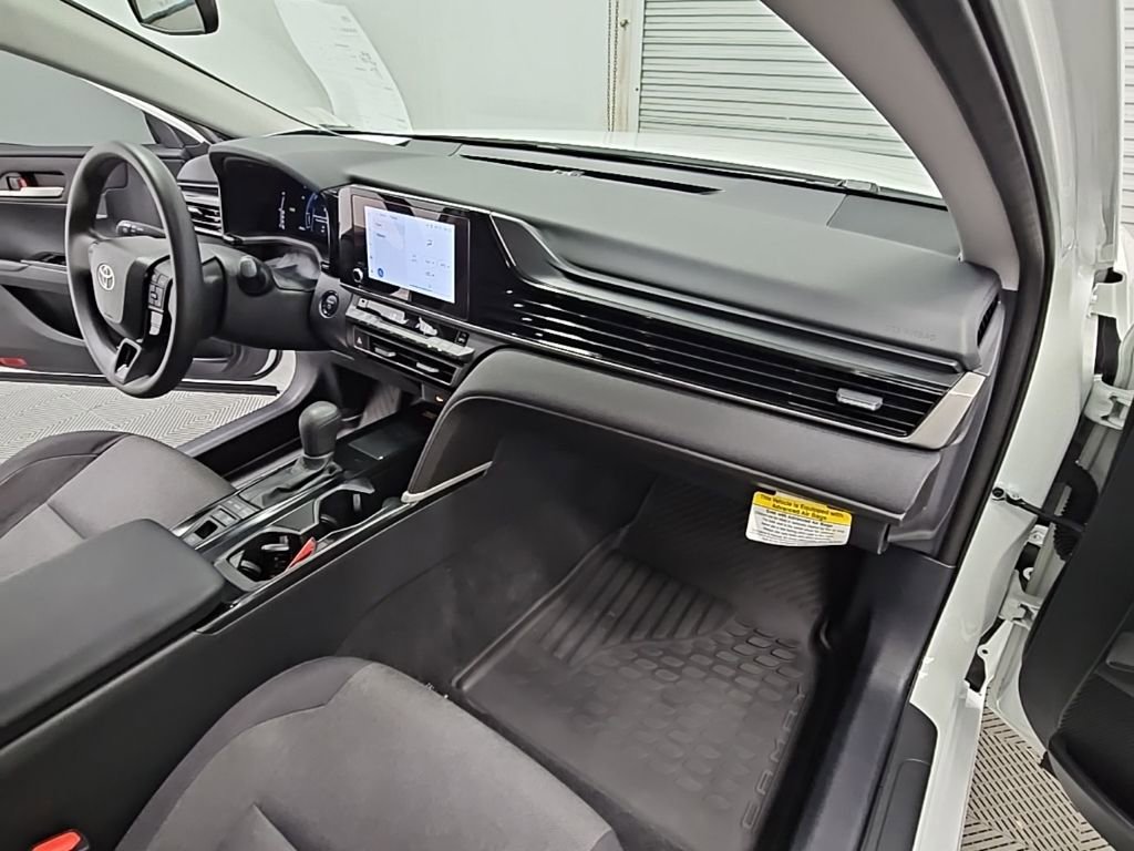 Used 2025 Toyota Camry LE FWD image 34