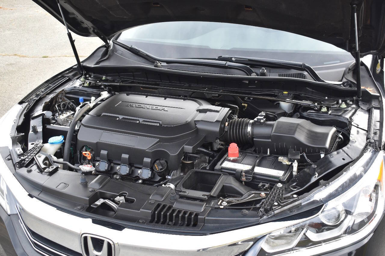Used 2017 Honda Accord EX-L image 32
