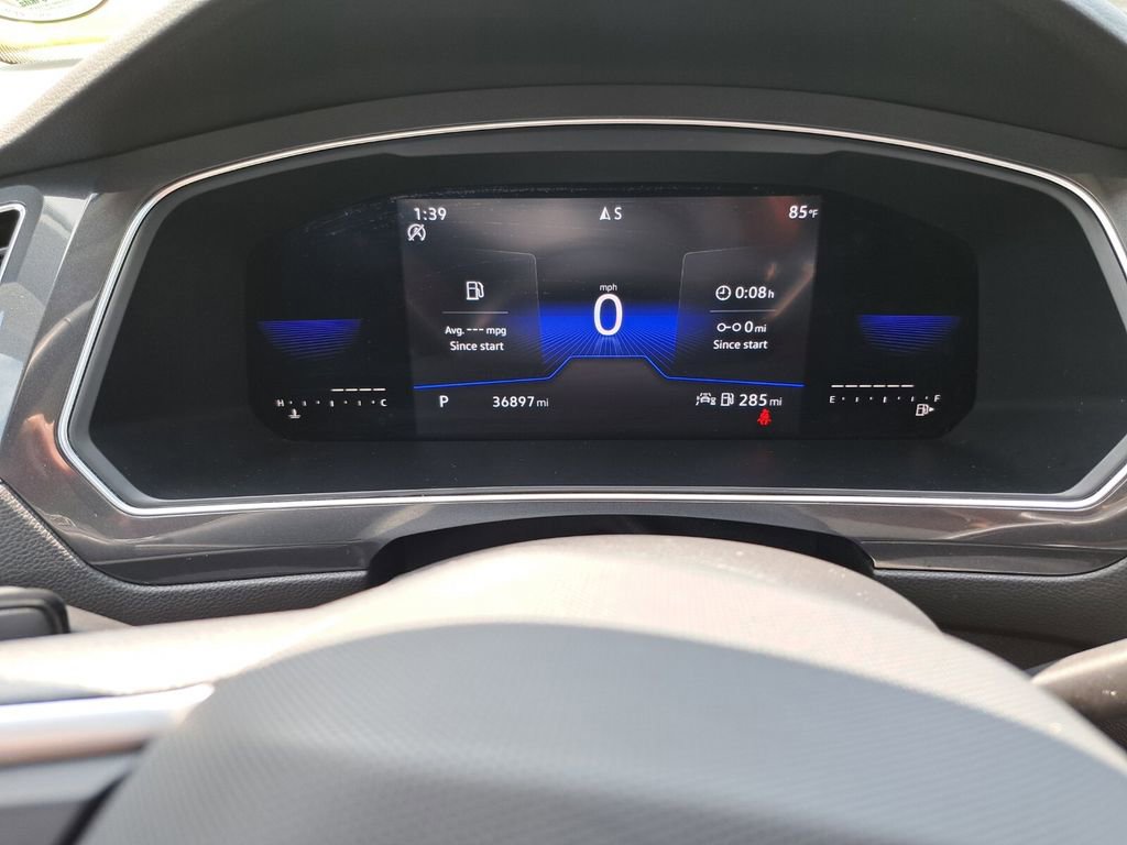 Used 2023 Volkswagen Tiguan SE w/ Panoramic Sunroof Package image 13