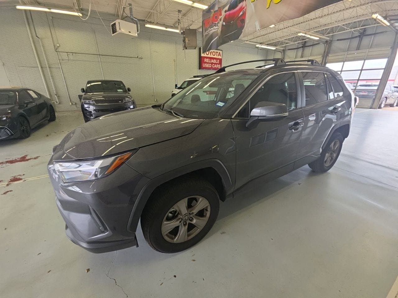Used 2025 Toyota RAV4 XLE FWD video 1
